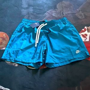 Used - Nike Club Essentials Woven Flow Shorts bluegrn (Tag has been removed)